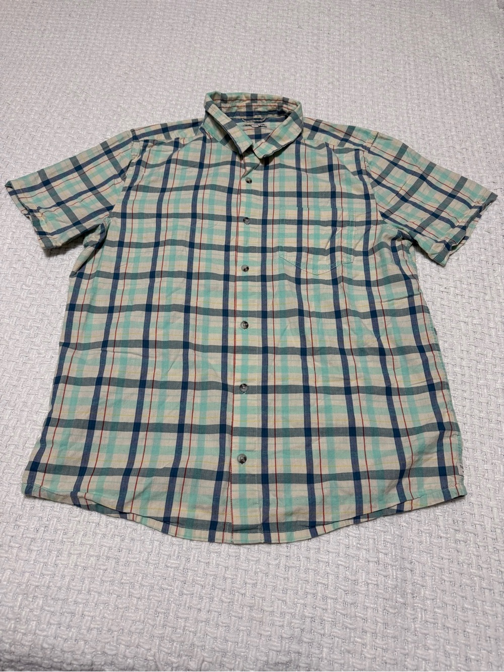 Toad & Co men’s plaid shirt, size large. Excellent condition.